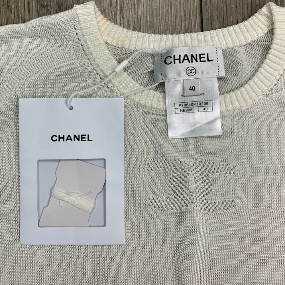 CHANEL Vintage White cc Logo Knit Blouse Top Size 40 EU NWT‎